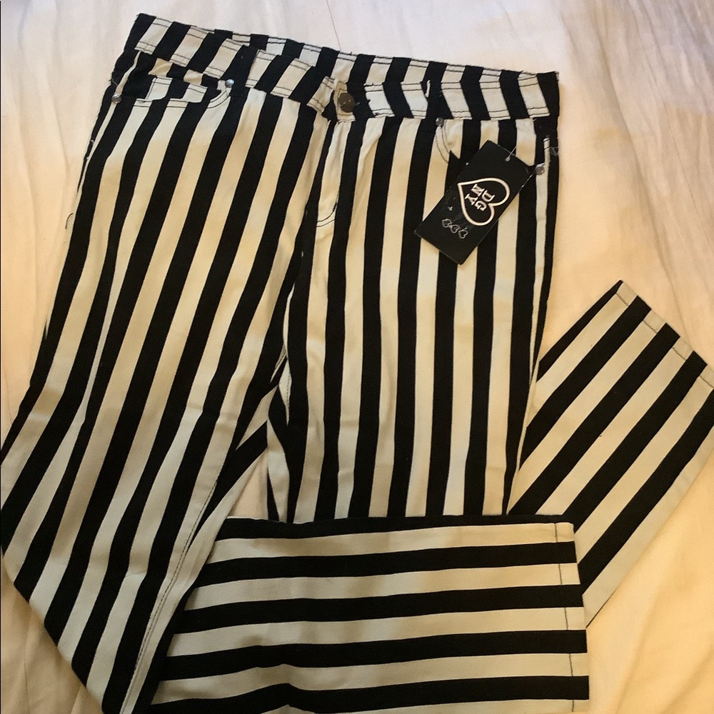 Black & white stripped pants